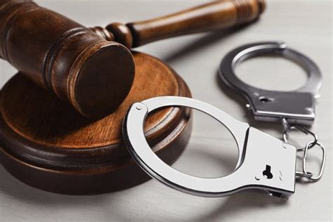 4 Ways a NJ Criminal Defense Lawyer Can Help You