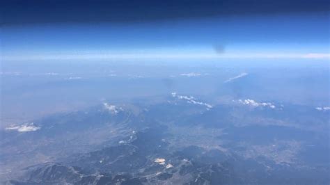 40,000 Feet in Miles: Soaring High in the Sky