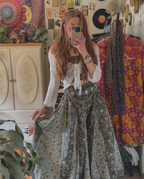 40 Captivating Hippie Dresses for a Free-Spirited Summer