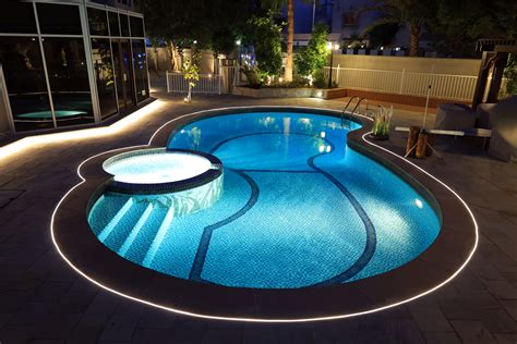 40 Captivating Swimming Pools with LED Lights