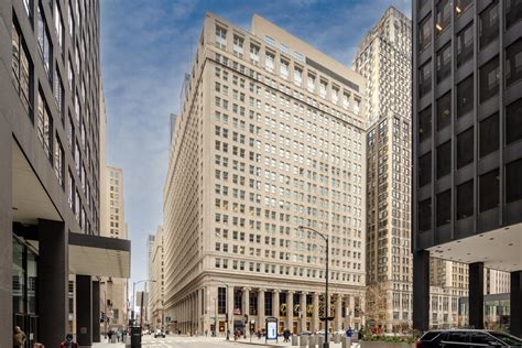 400 North Michigan Avenue: An Architectural Icon Reaching for the Skies