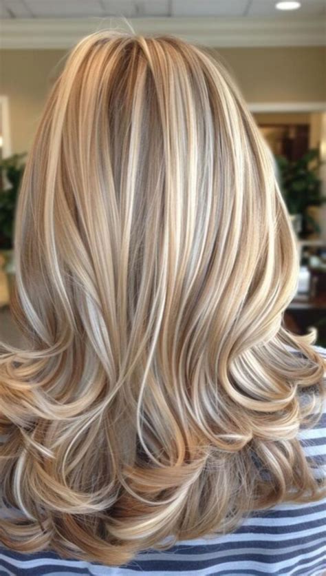 42 Honey Blonde Highlights to Brighten Your Locks