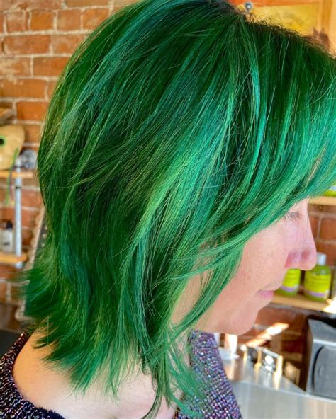 420 Emerald Green Hair Inspirations for 2023