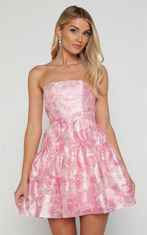 45 Enchanting Hoco Dresses Sure to Turn Heads