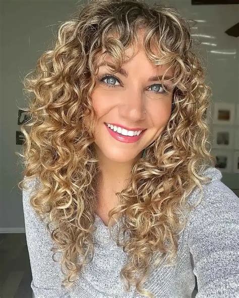 49 Hair Trends for Curly Hair in 2023: The Ultimate Guide