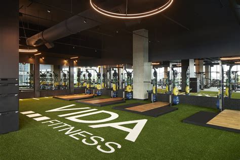 5,000+ Square Foot Fitness Area: