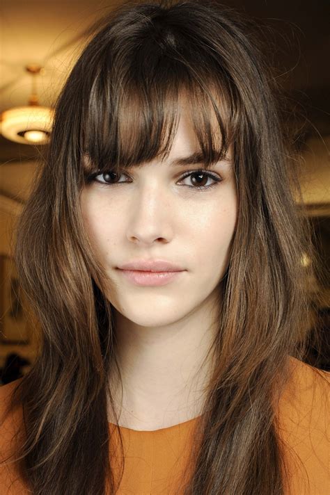 5 Bangs Styles to Flatter Your Oval Face Shape