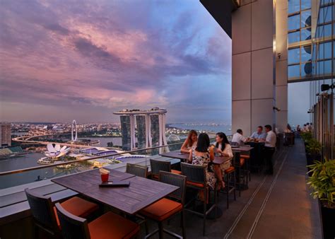 5 Best Places for a Delightful Dinner and Drinks in Singapore 2025