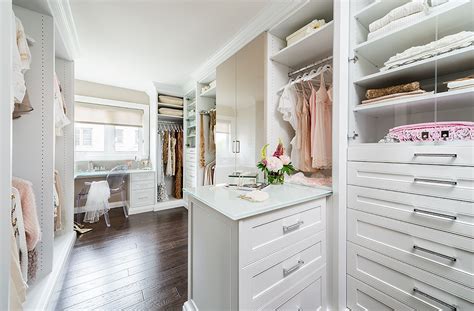 5 Essential Dressing Rooms for Your Ultimate Shopping Experience