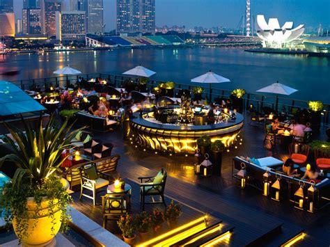 5 Exquisite Lantern Bars in Singapore for an Unforgettable Night Out