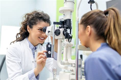 5 Eye Doctors That Will See You Without Insurance