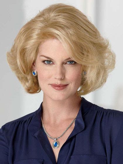 5 Glamorous Blonde Wavy Chin-Length Classic Wigs for 2025