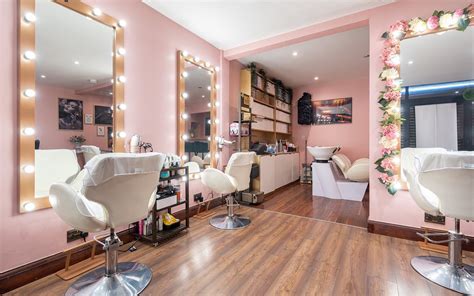 5 Hair Salons Within 5 Miles of Your Location