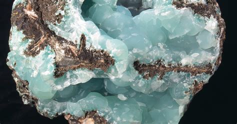 5 Incredible Ways to Use Smithsonite Crystals for Healing and Energy