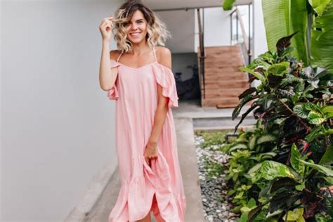 5 Reasons Why Halter Maxi Dresses Are a Wardrobe Must-Have