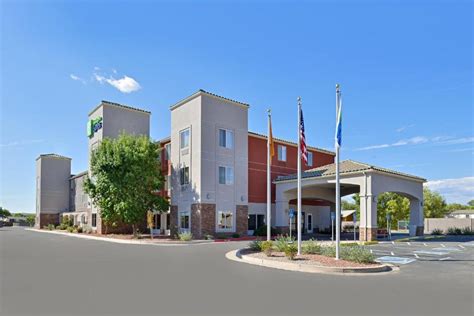 5 Reasons to Choose Holiday Inn Express Bernalillo