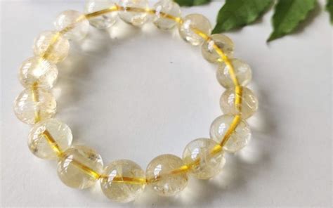 5 Reasons to Embrace Healing Crystal Bracelets