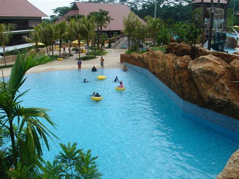 5 Reasons to Swim at Bukit Batok Civil Service Club