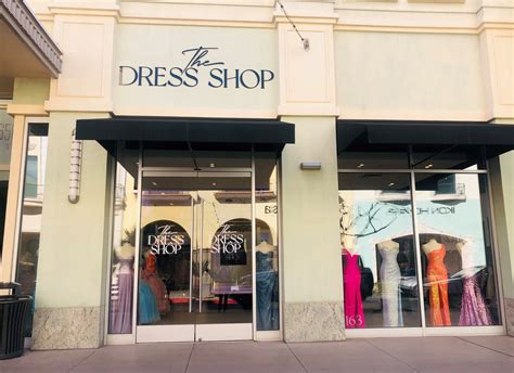 5 Splendid Dress Boutiques for an Unforgettable Shopping Spree