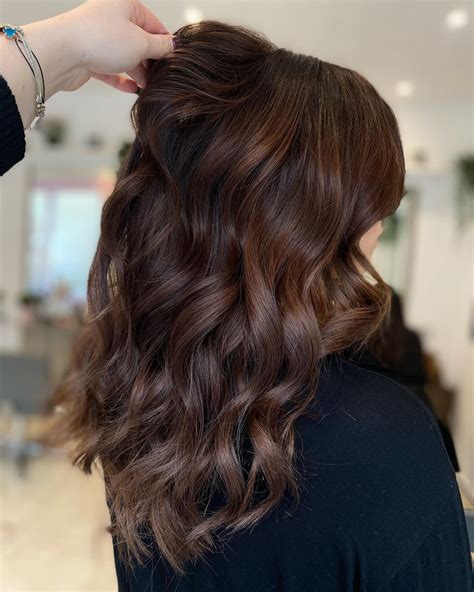 5 Surprising Medium Chestnut Brown Hair Color Shades to Illuminate Your Look