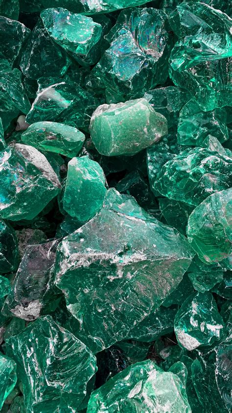 5 Things to Know About the Enchanting Emerald Green Crystal