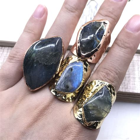 5 Unforgettable Labradorite Rings That Will Leave You Mesmerized