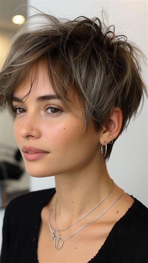 5 Versatile Short Hairstyles to Elevate Thinning Hair