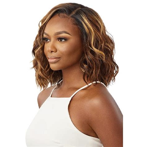 5-Mile Radius Wavy Synthetic Wig Nyla: Discover Your Perfect Match!