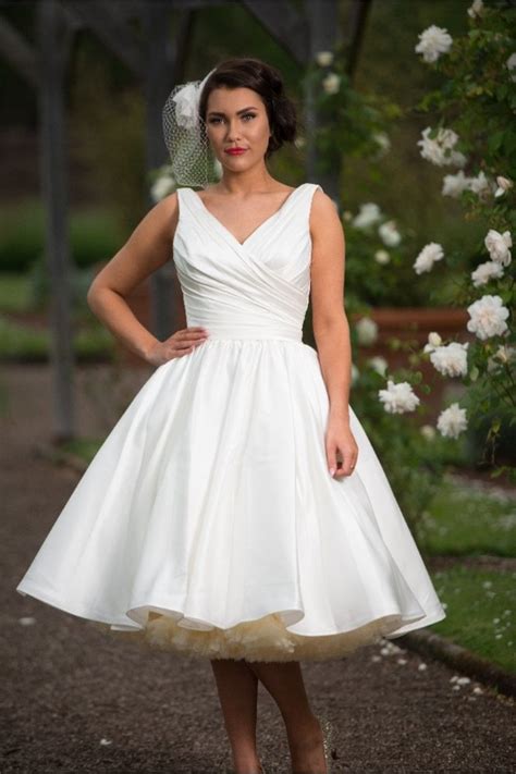 50's Style Wedding Dresses for the Modern Bride: A Timeless Trend