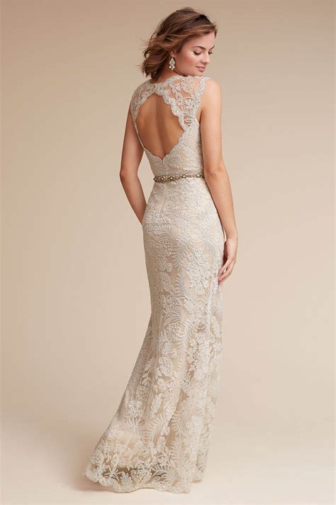 50 Breathtaking Backless Wedding Dresses for a Daring and Unforgettable Look