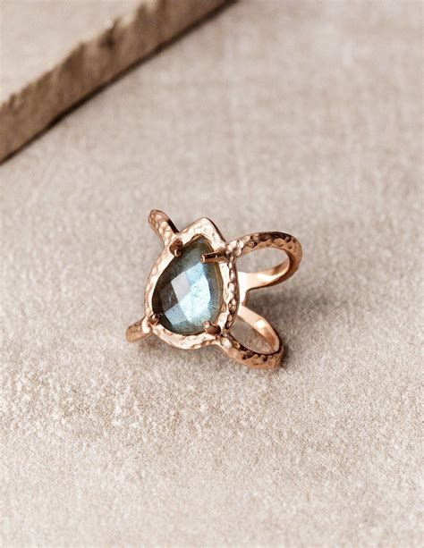 50 Captivating Labradorite Rings That Will Ignite Your Imagination