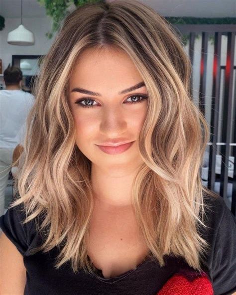 50 Elite Mid Length Haircuts Blonde to Radiate Confidence and Style