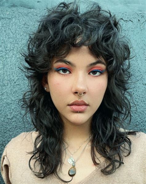 50 Sensational Curly Wolf Cut Inspirations That Defy Gravity