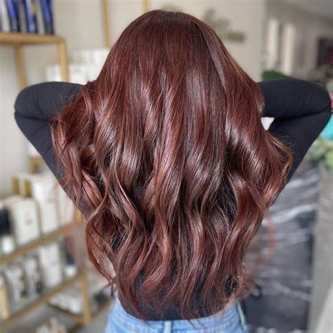 50 Shades of Delight: Chestnut Colored Hair That Turns Heads