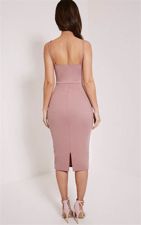 50 Shades of Mauve: A Guide to the Perfect Midi Dress