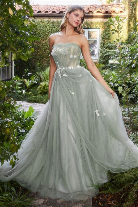 500+ Enchanting Strapless Prom Dresses for an Unforgettable Night