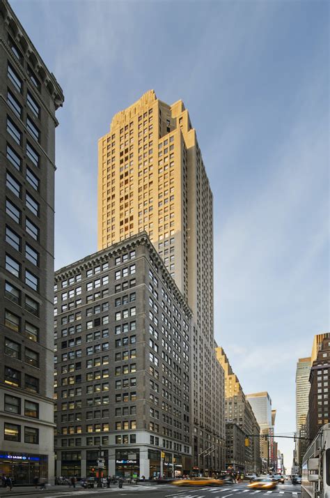 512 7th Ave NYC: Your Prime Midtown Office Space