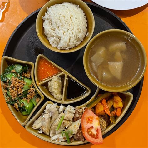 5201 Ang Mo Kio Vegetarian Chicken Rice: A Culinary Gem for Vegetarians and Carnivores Alike