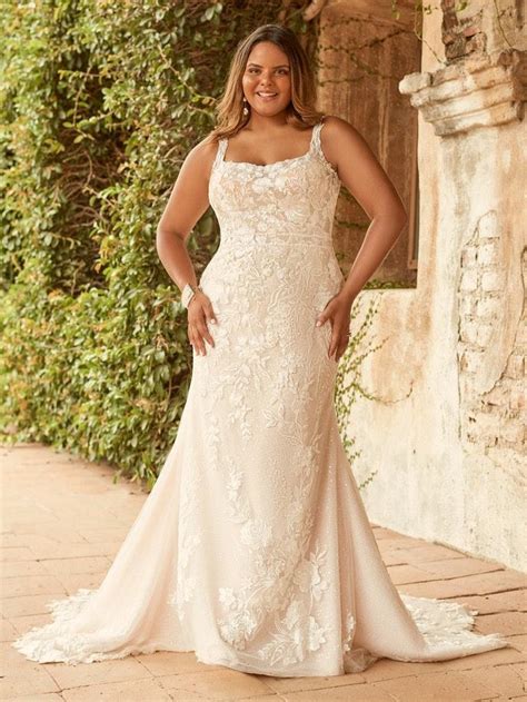 6 Bridal Dresses for Large Busts That Are Both Beautiful and Supportive