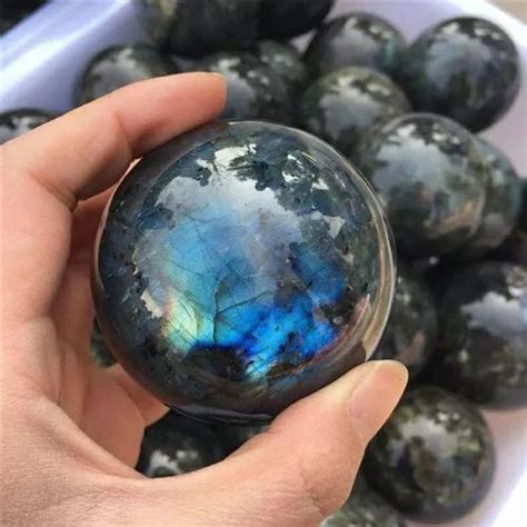 6 Captivating Colors of Labradorite That Will Steal Your Gaze