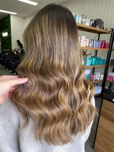 6 Key Differences Between Balayage and Highlights