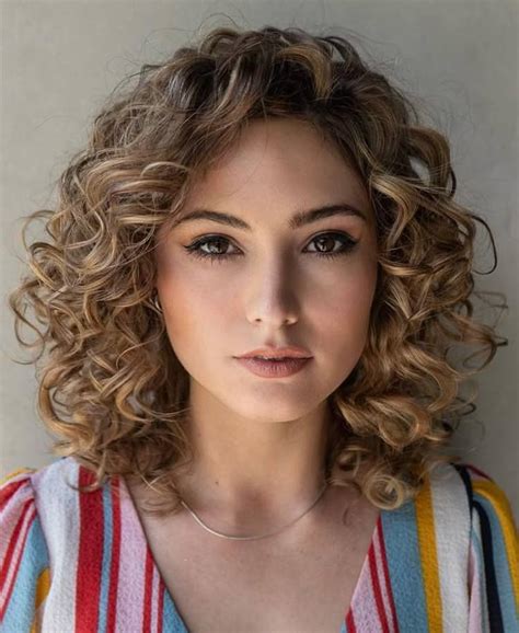 60 Captivating Medium Length Curly Hairstyles for 2023