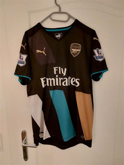 7,216 Emirates Jerseys That'll Make You Stand Out