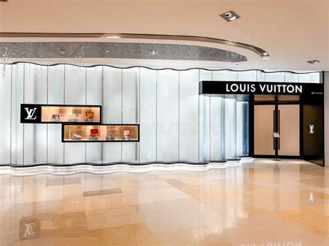 7 Amazing Louis Vuitton Stores in Singapore for an Extravagant Shopping Spree