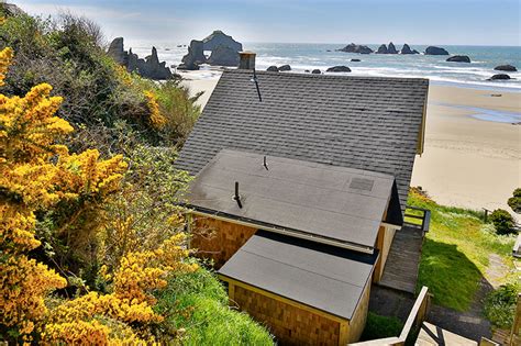 7 Enchanting Vacation Rentals In Bandon, Oregon To Unlock A Coastal Dream