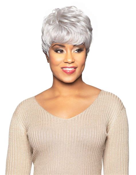 7 Foxy Silver Wigs That Will Transform Your Look