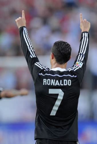 7 Historical Moments in Ronaldo's Black Jersey