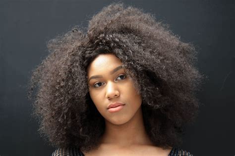 7 Irresistible Hairstyles for Your Afro Curly Crown