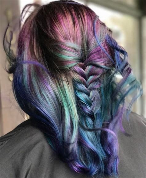 7 Irresistible Oil Slick Hues for a Captivating Aura