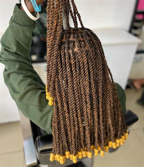 7 Long Kinky Twists Styles for Endless Glamour